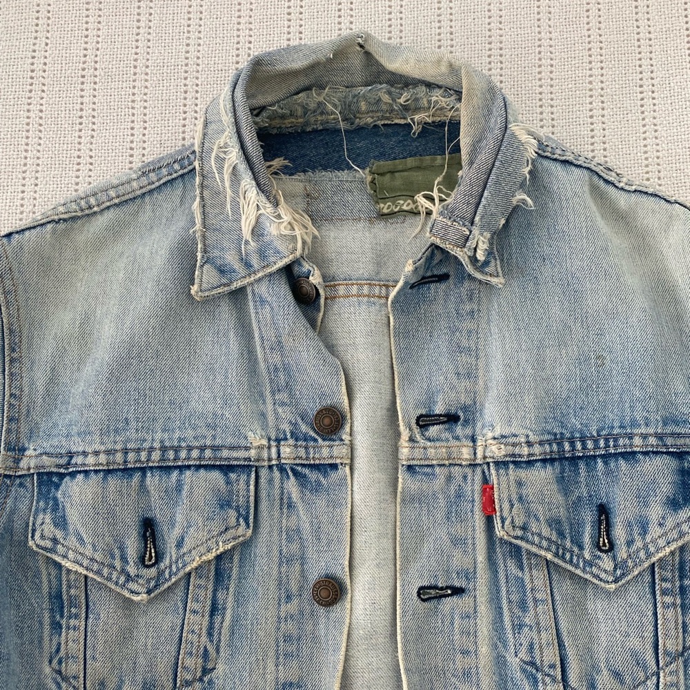 Levi’s Vintage Oversized Distressed Jean Jacket - Picture 4 of 14